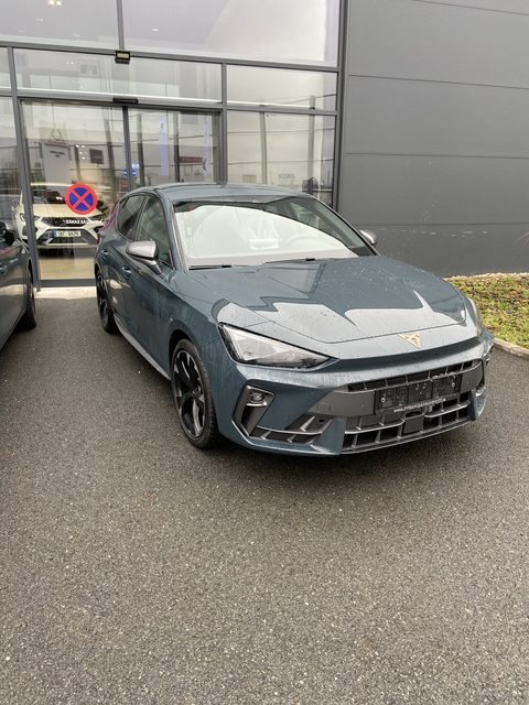 Připravovaná Cupra Leon zepředu