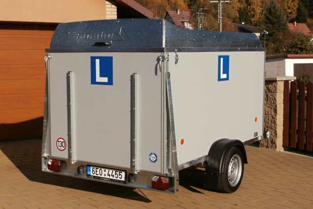 Přívěsný vozík Agados VZ-27 zezadu