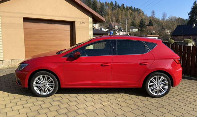 Seat Leon 1,5 TGI 96kW XCELLENCE z boku