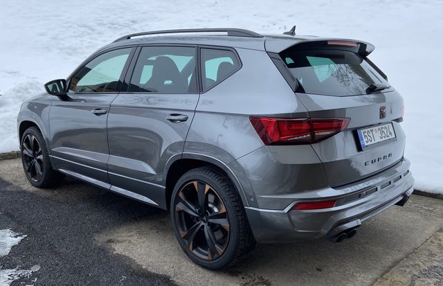 Cupra Ateca zezadu
