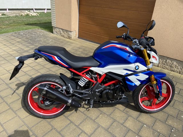 BMW G310R zezadu